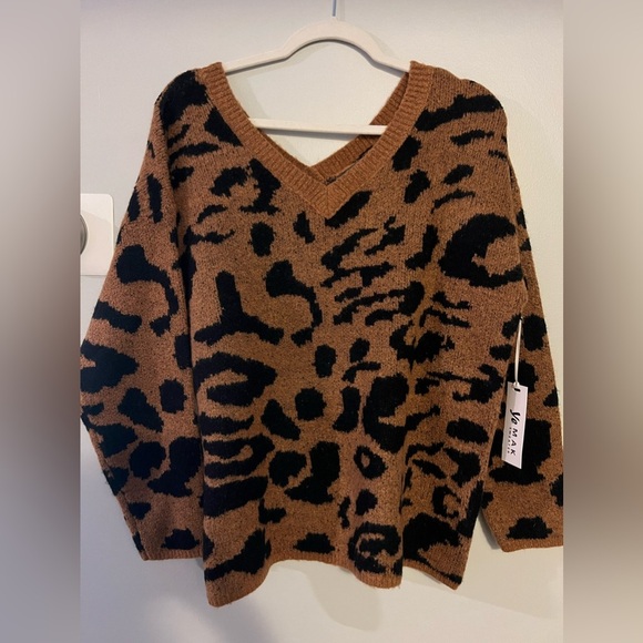 NWT Ye Mak Leopard Sweater - Picture 2 of 4